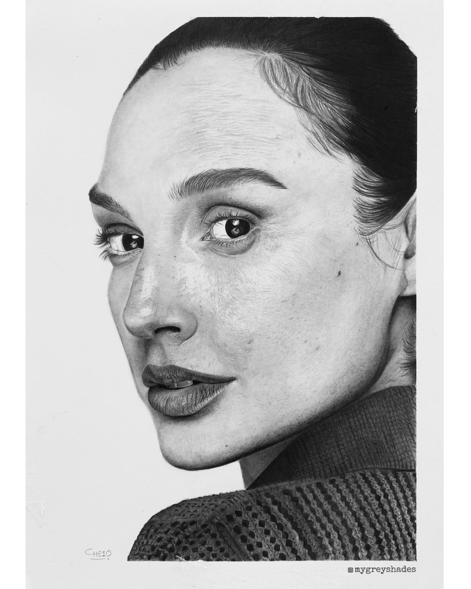 che10_as's tweet photo. Took a while to complete this wonder 🦸🏻‍♀️

#sketchart #ArtistOnTwitter #GalGadot https://t.co/ZwgsGBg3mB