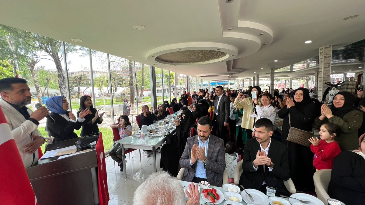 leventozmen49's tweet photo. Kadın Kolları Başkanlığımızın düzenlemiş olduğu kahvaltı programına katılım sağladık. Kadınlarımızın gücünü arkamıza aldık. 
SEFER BİZDEN ZAFER ALLAH’TAN.
#MuşMhpDiyor https://t.co/zQStA4oenx