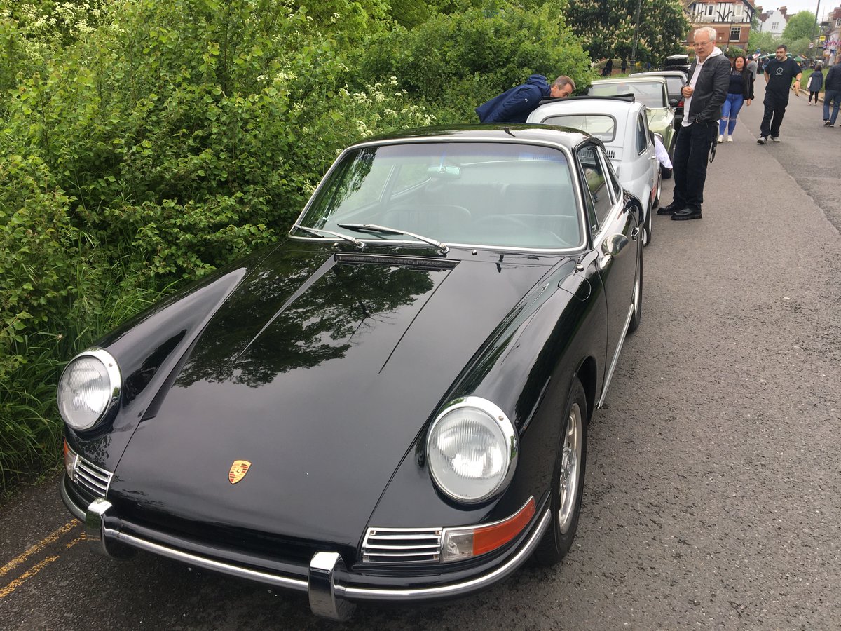 OctaneJames's tweet photo. First Sunday of the month means I've been hustling on Wimbledon Common (hmmm, that doesn't sound right). Lovely morning, great cars and people, stayed way longer than I was meant to. 

#Wimbledoncommon #wackyracerscoffeeclub #londonclassics #classiccars #theyremeanttobedriven https://t.co/cipDxDi7uJ