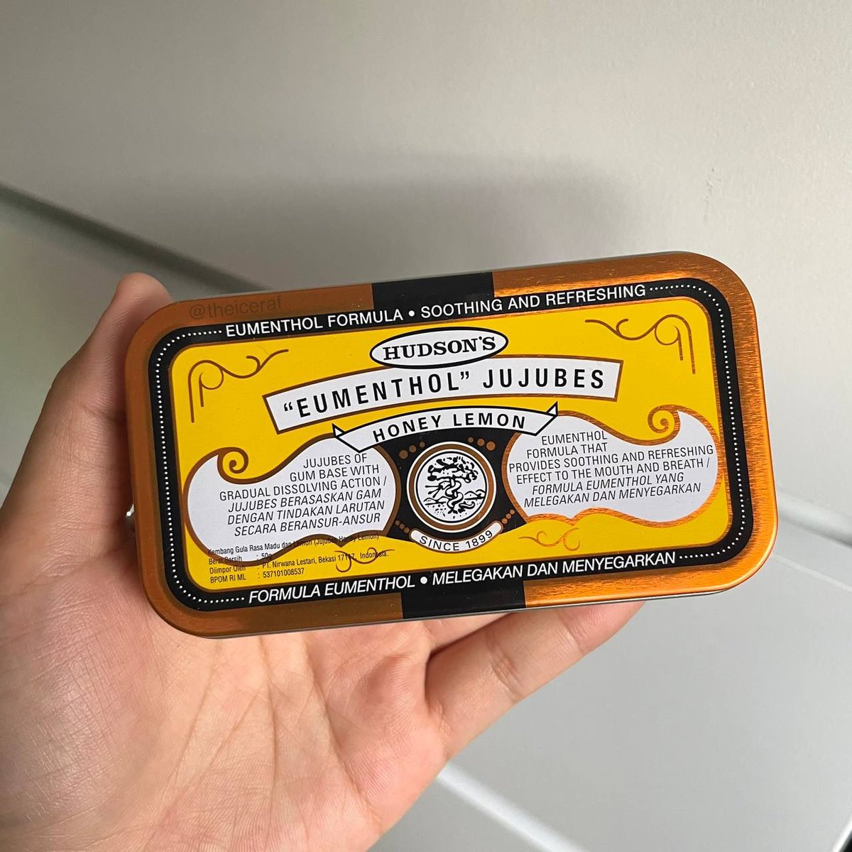 theiceraf's tweet photo. Batuk ke sakit tekak ke memang ni je makan dia. Selalu standby dalam bag, memang cepat lega!! Texture dia kenyal macam makan gummy🤤

Paling sedap flavour honey lemon! https://t.co/CcMw2IjIf1