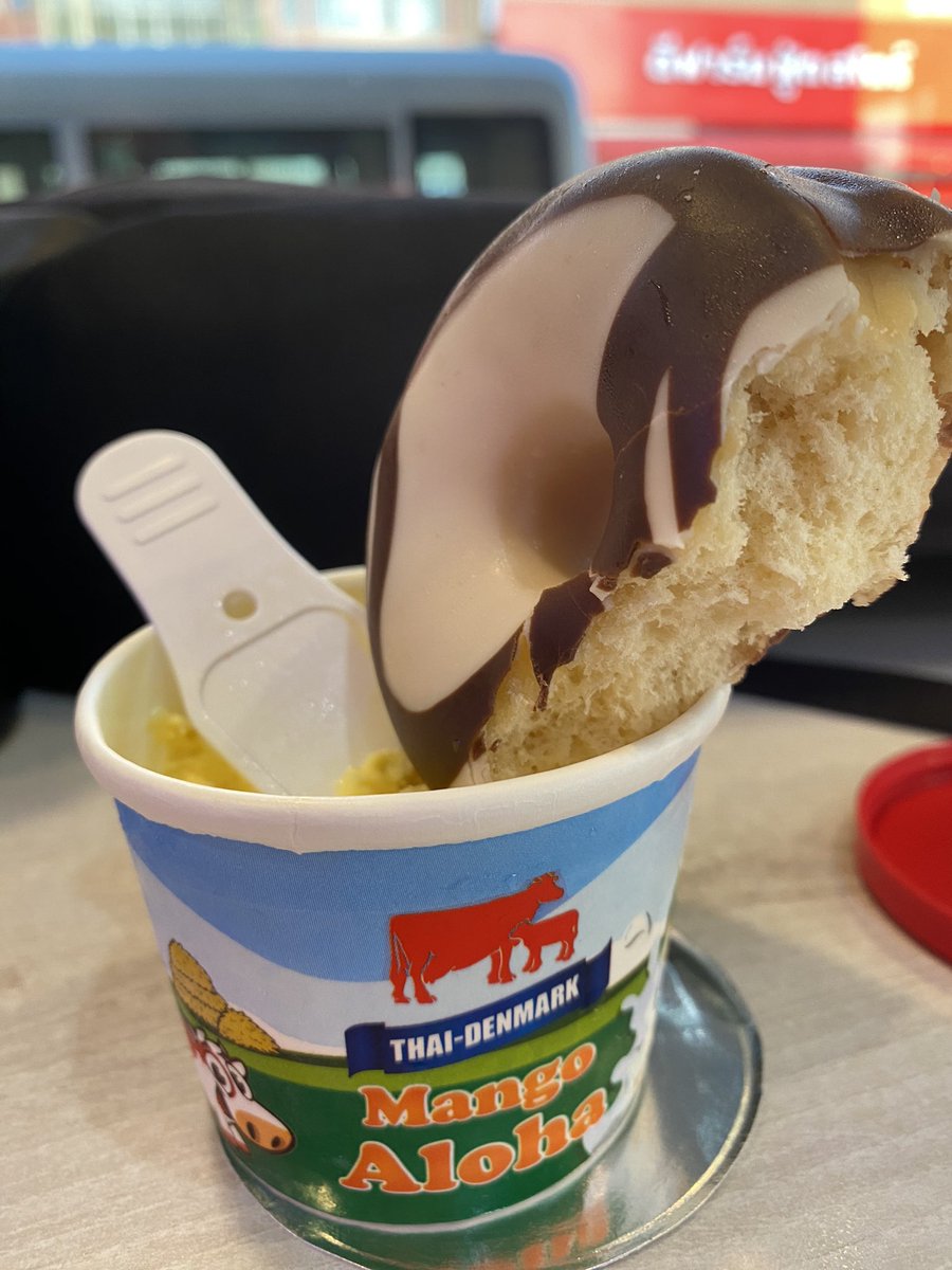 LizetteZambran4's tweet photo. Comfort binge eating. Donut and ice cream to beat the heat. #thaidenmark #milkhaus #rayong https://t.co/CmJZLIzkaH