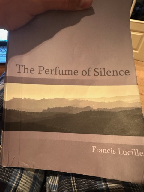 Hey Guys,

Booktip of the day; The Perfume of Silence by Francis Lucille.

A great book that I recommend if you are interested in these matters.

Summarizes important principles clearly!

You see that it is well-read:)