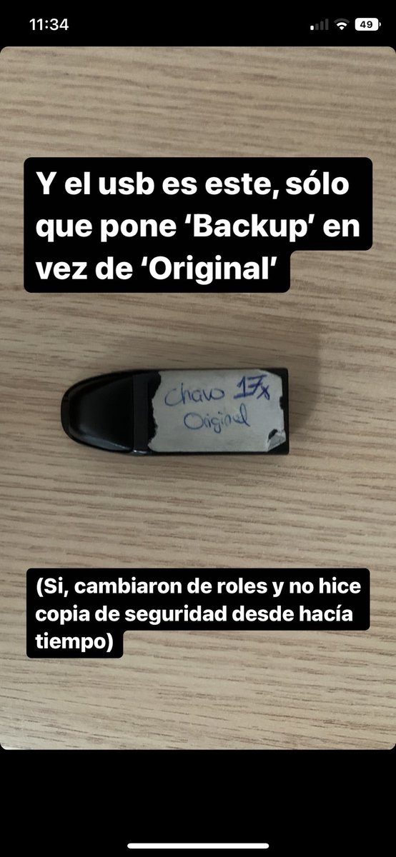 17godbeats's tweet photo. El viernes pasado (28/04) perdí mis cascos en La3. Dentro de la funda estaba el usb con años de curro. Tiene un gran valor personal, si alguien sabe algo, que me tire al DM.

💗💗 https://t.co/XWsUBnT8sU