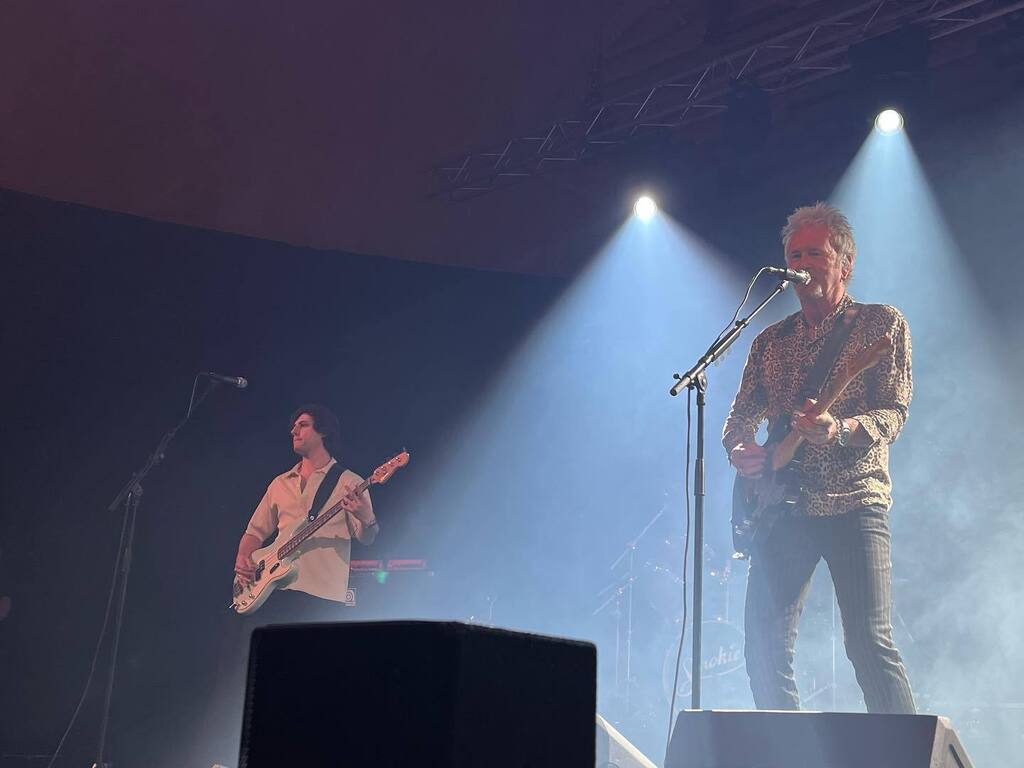 Marfo83's tweet photo. Another thank you to @smokieofficial for putting on another great show!  #smokie #whothefuckisalice #music #stevepinnell @mrlukebullard @mr_martin_bullard @petelincolnmusic @mickmcconnell_guitarist https://t.co/Np1yfAE8aA https://t.co/1EiGkKA9hp