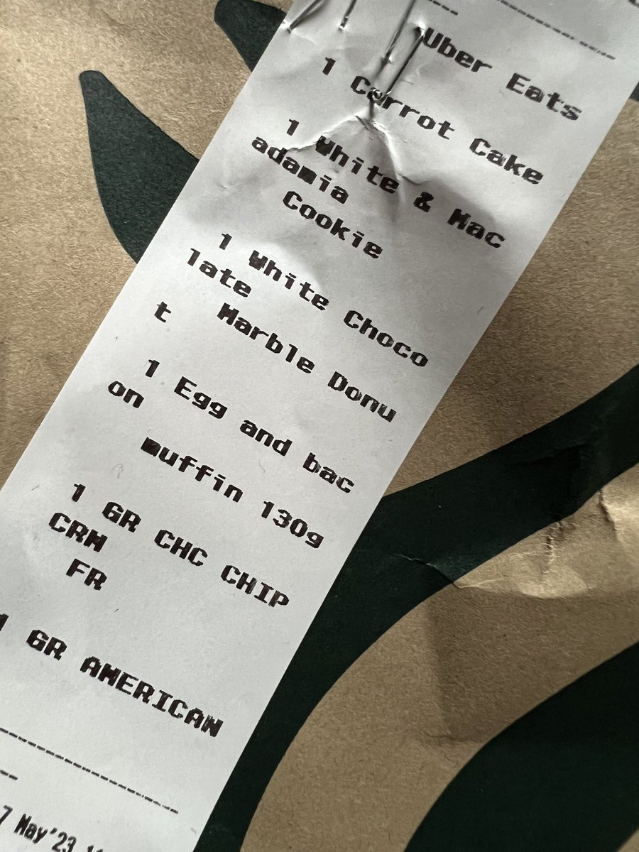 Mon frappuccino oublié 
Le café renversé partout 
Toute la nourriture fondue
Pour la maudite somme de 36€ !!! 
Merci <a href="/ubereats_fr/">Uber Eats France</a> <a href="/StarbuckFR/">Starbucks France</a> !!!!