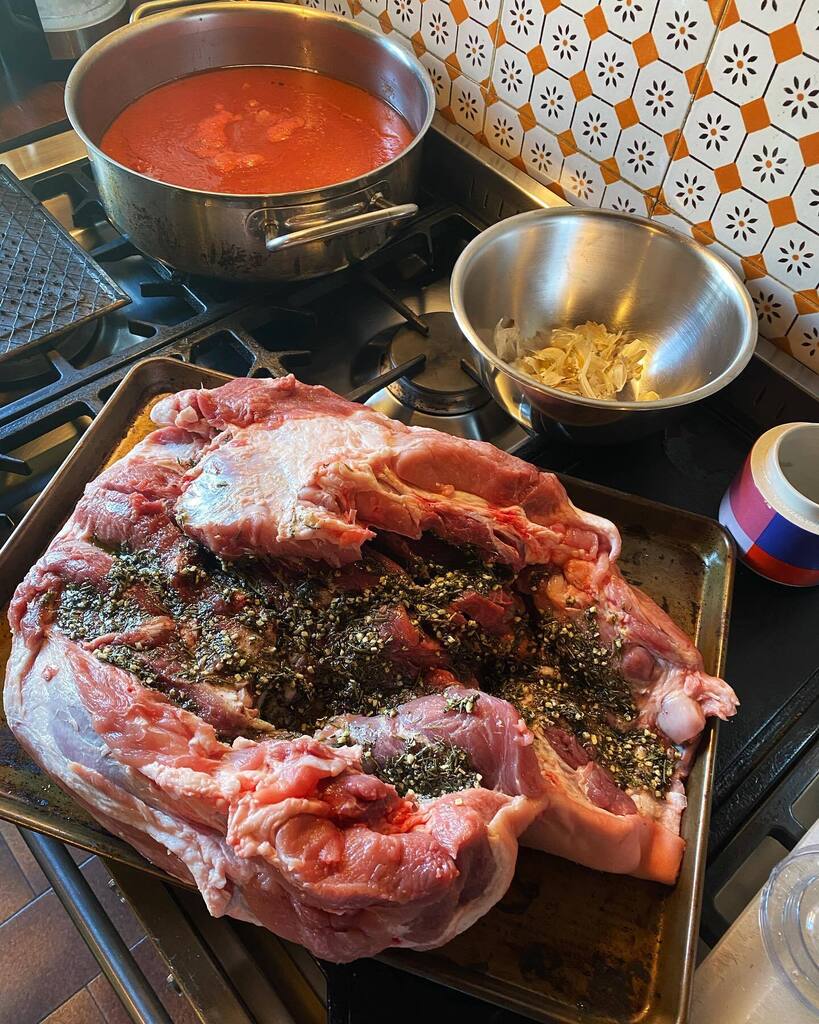 Ideal #supertuscan #sunday .
Sunrise pork seasoning, twining and first pass in the oven… lower temperature… move to garage.
Leather up, fuck off for 200 miles, rip it appropriately, as if I robbed a bank….
Back at oven three hours later, one beer for me, one for the roas…