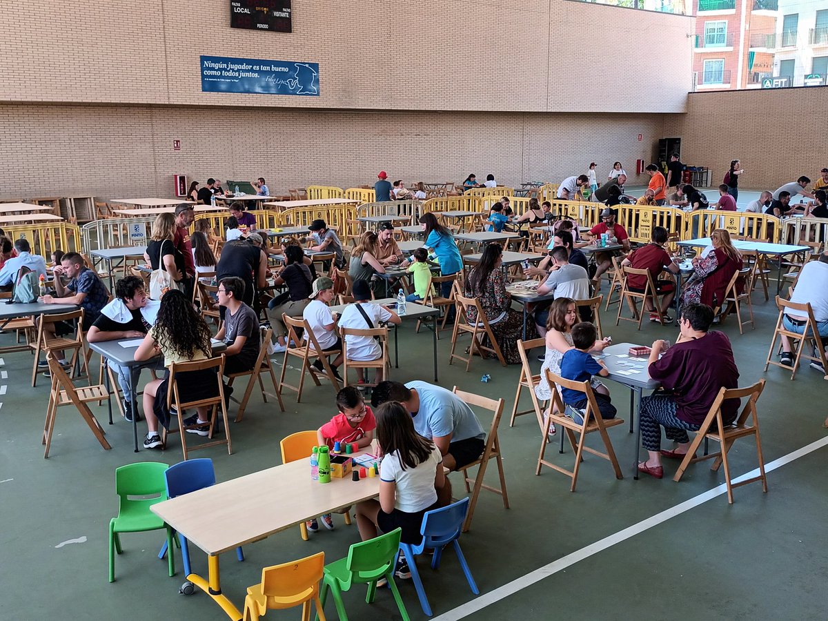 PintoJoven's tweet photo. Sigue Pinto Geek en pabellón Alberto Contador y Parque del Egido @AytoPinto con Juegoteca, juegos de rol, rol en vivo y mucho más https://t.co/75CdG2Yyi5