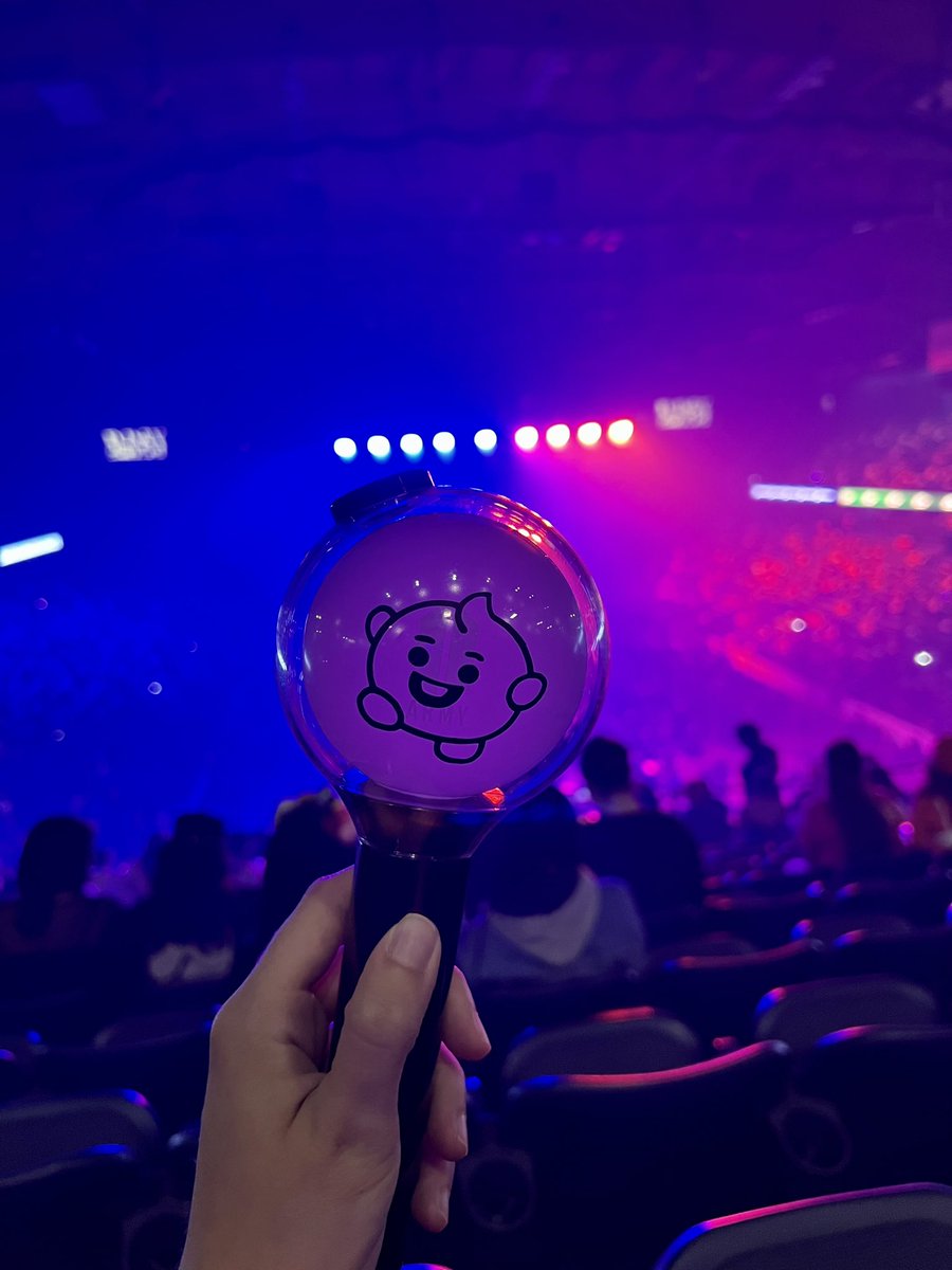 kelsxbangtan's tweet photo. The most fun 24 hours in army world 🥲 https://t.co/npGsvmR8I4