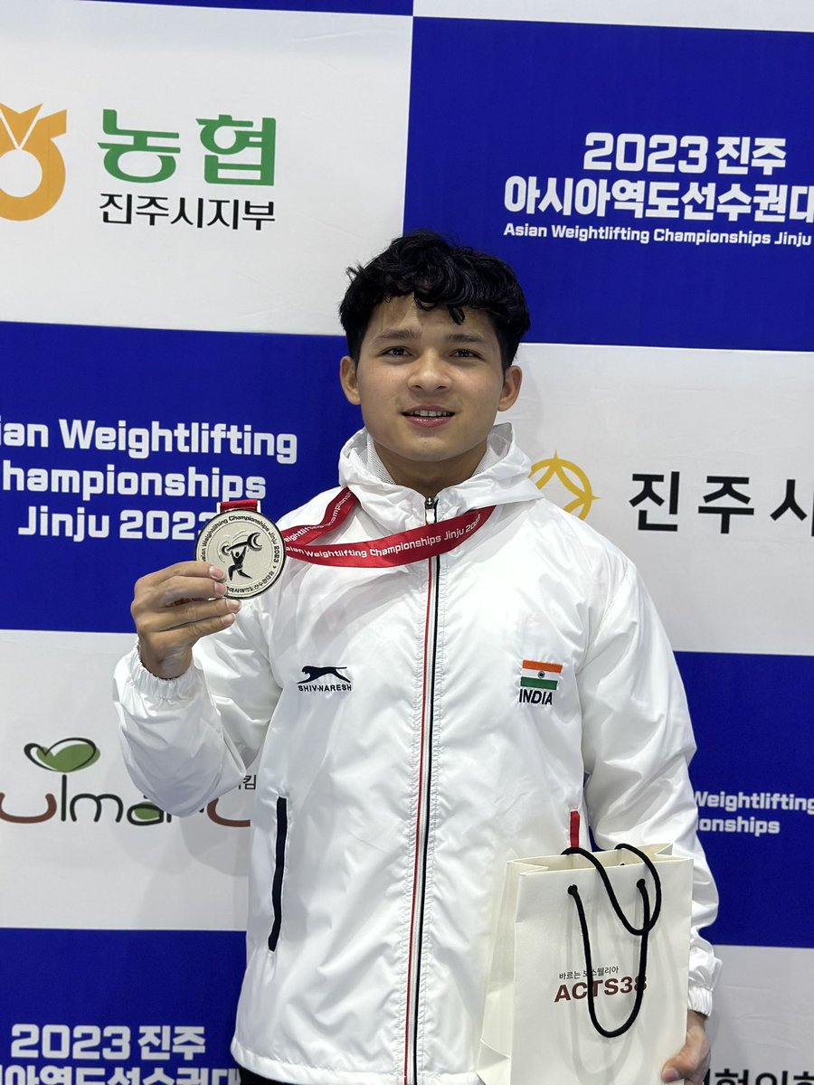 raltejeremy's tweet photo. Asian Weightlifting Championship, Jinju South Korea 67kg Silver Medal🥈in Snatch. 
Thank you everyone for your love and support.
I will continue to focus, train hard and strive forward. 
#willcomebackstronger https://t.co/oQr1HWOdAQ