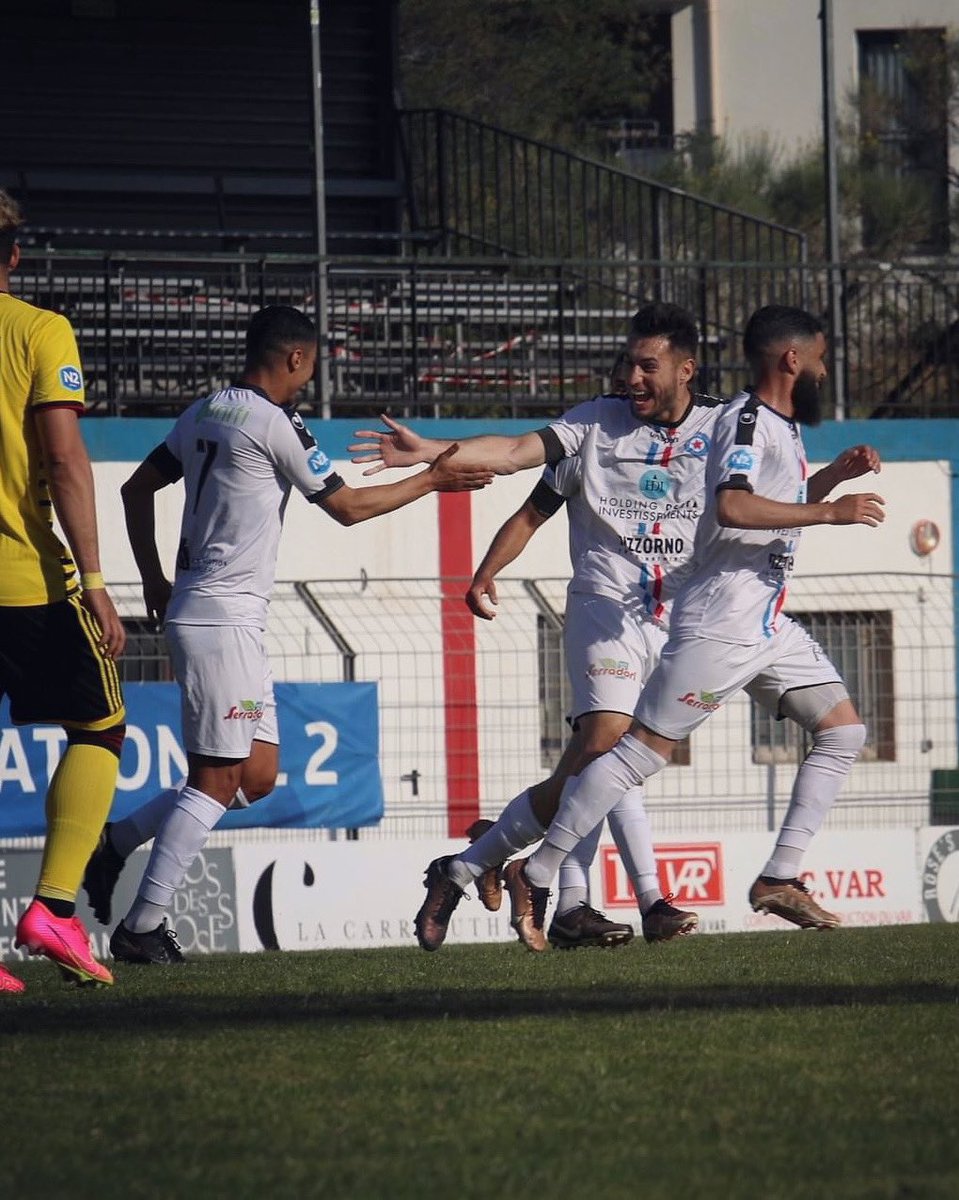 Etoile FC - Fréjus / Saint-Raphaël tweet media