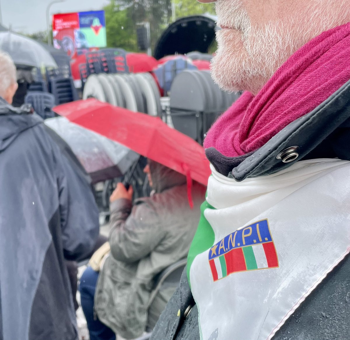 EmanueleDolce's tweet photo. @Anpinazionale l’ANPI #Bruxelles al forte di #Breendonk per ricordare i prigionieri politici, i deportati e le vittime delle SS belghe. https://t.co/cuqwgPTp01