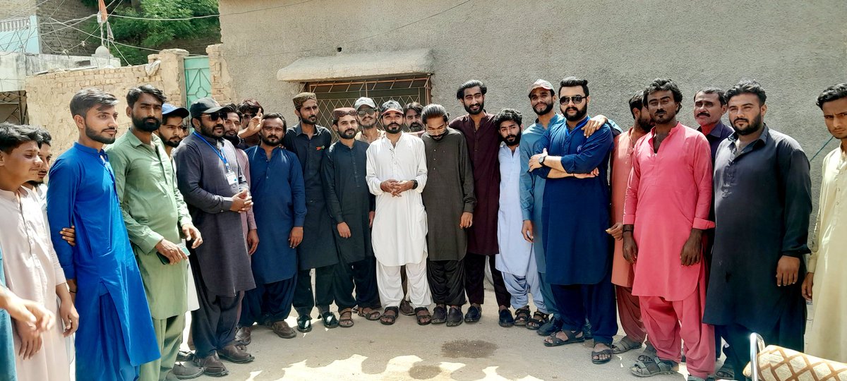 AweeMemon56111's tweet photo. سپاف ضلع حیدرآباد کے صدر سرفراز بھرگڑی،ڈپٹی جنرل سیکریٹری نواب چانڈیو، ڈپٹی اطلاعات سیکریٹری امین پنیارو اور تعلقہ سٹی کے صدر عبدالقادر ابڑو اور سپاف حیدرآباد کے دوستوں کے ہمرا مختلف پولنگ اسٹیشنز کا دورہ کیا۔
#BDElection2023 #PSF_Hyderabad
#PSF_City_Hyderabad #TMC_Neroon_Kot https://t.co/jd7jEVMPFm