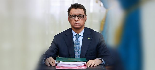 غادر معالي وزير البترول والمعادن والطاقة السيد عبد السلام ولد محمد صالح، نواكشوط ليلة البارحة متوجها إلى روتردام (هولندا) للمشاركة في قمة حول الهيدروجين الأخضر، المقررة هناك من 09 إلى 11 مايو الجاري.

ويرافق معالي الوزير في هذه المهمة وفد هام من قطاعه

#موريتانيا_لايف