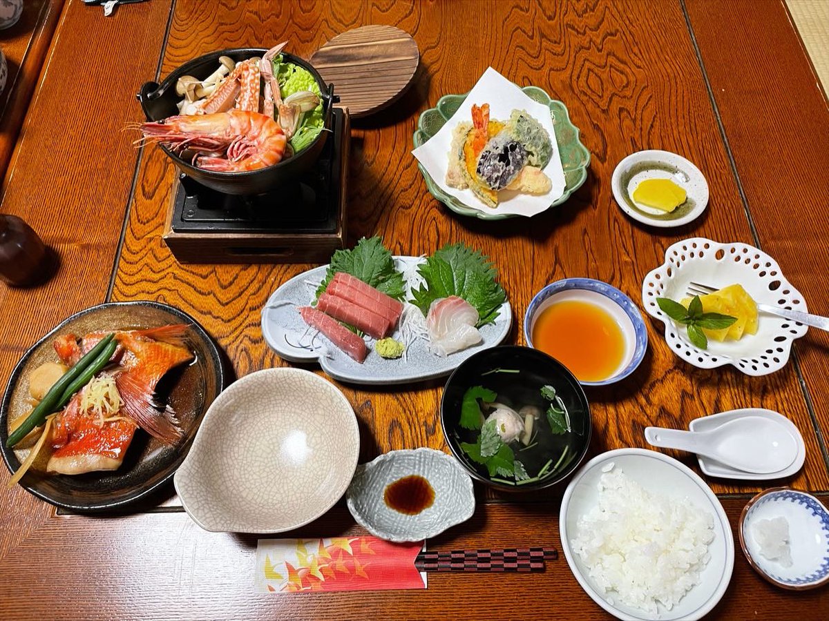 Reika13288's tweet photo. ＧＷに泊まった民宿のご飯たち
5人で2泊3日の旅行楽しかった🙌

 #伊豆下田   #夕飯 #朝食 https://t.co/t2vMB74IoN