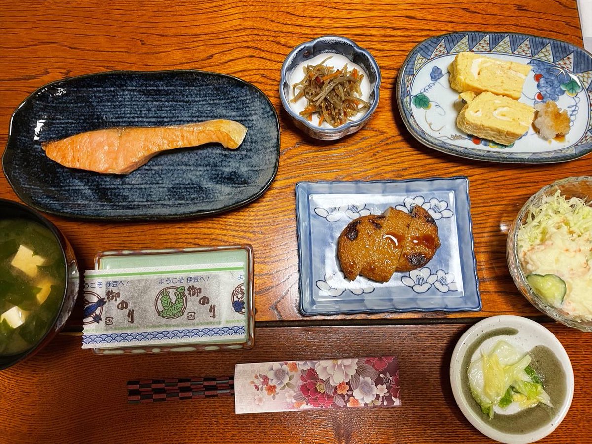 Reika13288's tweet photo. ＧＷに泊まった民宿のご飯たち
5人で2泊3日の旅行楽しかった🙌

 #伊豆下田   #夕飯 #朝食 https://t.co/t2vMB74IoN