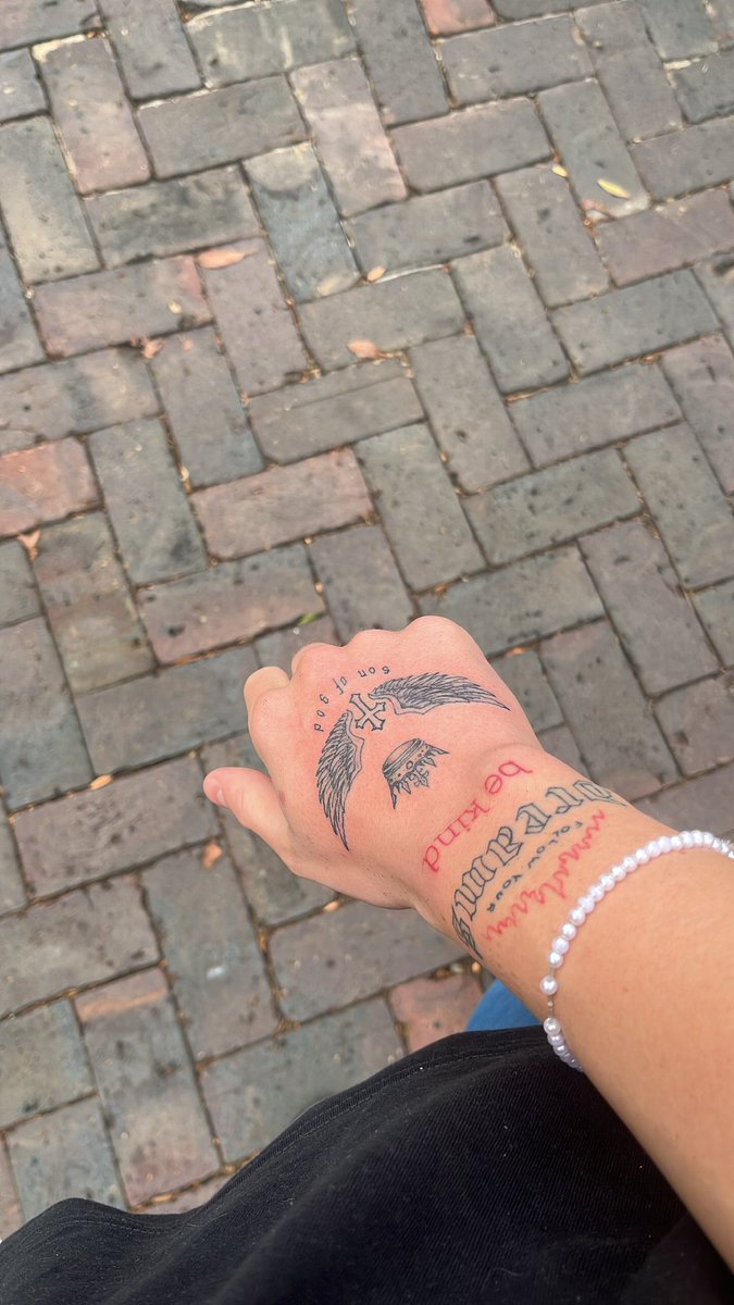 Raven Eloff (@ravenelofff) on Twitter photo 