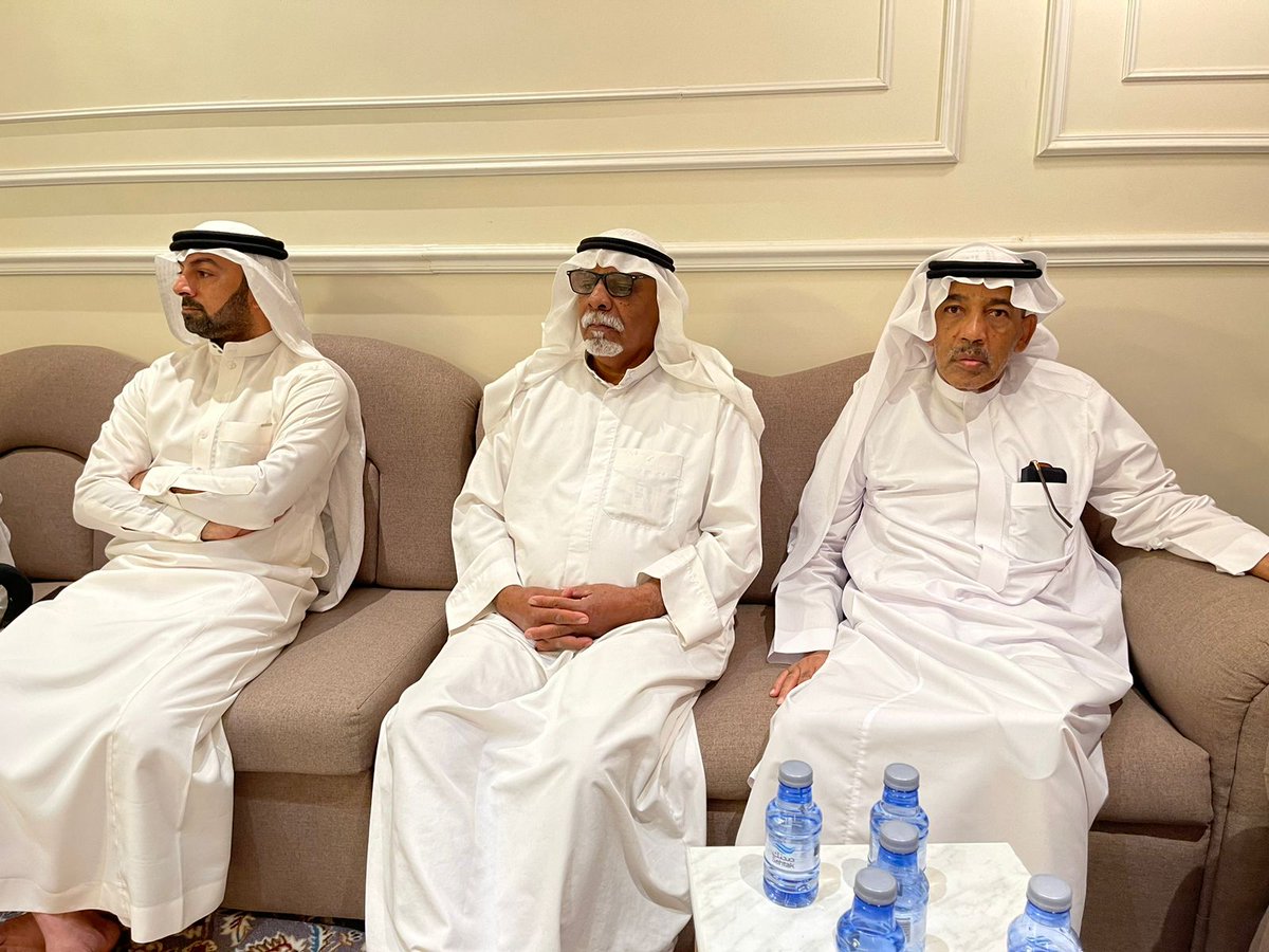 ahsamarrige's tweet photo. لقاء إدارة مهرجان الزواج الجماعي بالمنيزلة #جماعي27 بآباء المتزوجين
بحضور أعضاء اللجنة السداسية.. 
مزيدا من الصور 📸 الدخول على الرابط : 

https://t.co/tycCsLg2p8

🔅🔅🔅🔅🔅 https://t.co/uO6zyyK6EP