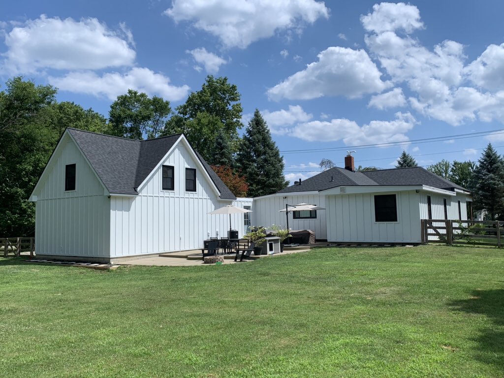 lori_midkiff's tweet photo. @chipgaines @JamesHardie @magnolia I work for Redtail Roofing in Columbus, OH and we are a certified installer of @JamesHardie. We have project after project of successful installs and very happy customers! Blue is before, white is after! https://t.co/FJ1mfyW4MD
