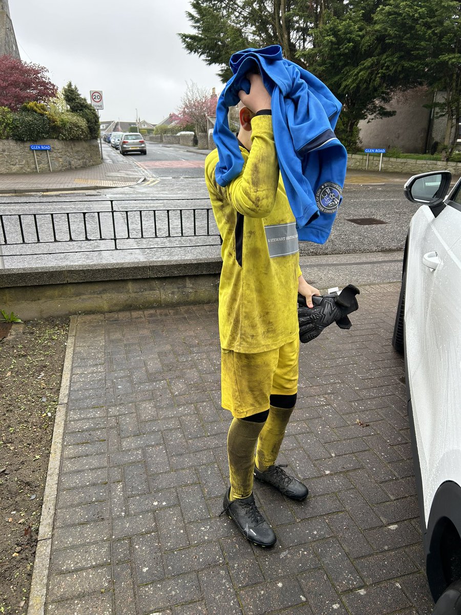 dawnmaciver3's tweet photo. Ending the season with 14 brilliant saves in today match and Clarted in mud #alwaysKA @Kaliaaer @MaxMacGK1 https://t.co/RYUcapSNXh