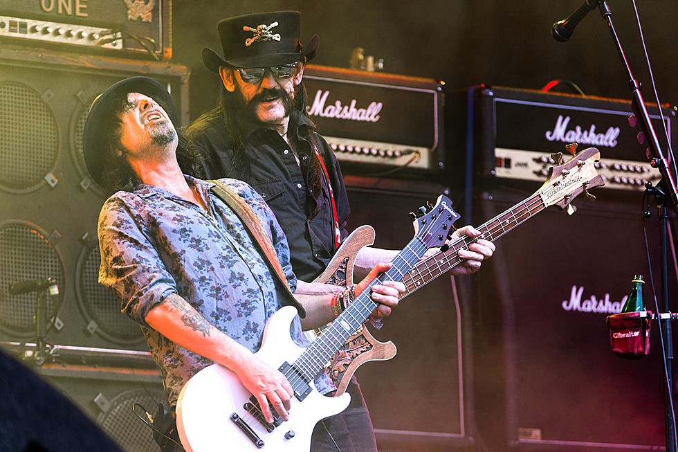 Happy Birthday to Phil Campbell. Born in Wales on this day in 1961.   
