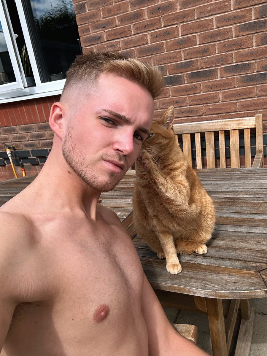 FvhYyiLXwAAD3l7?format=jpg&name=medium