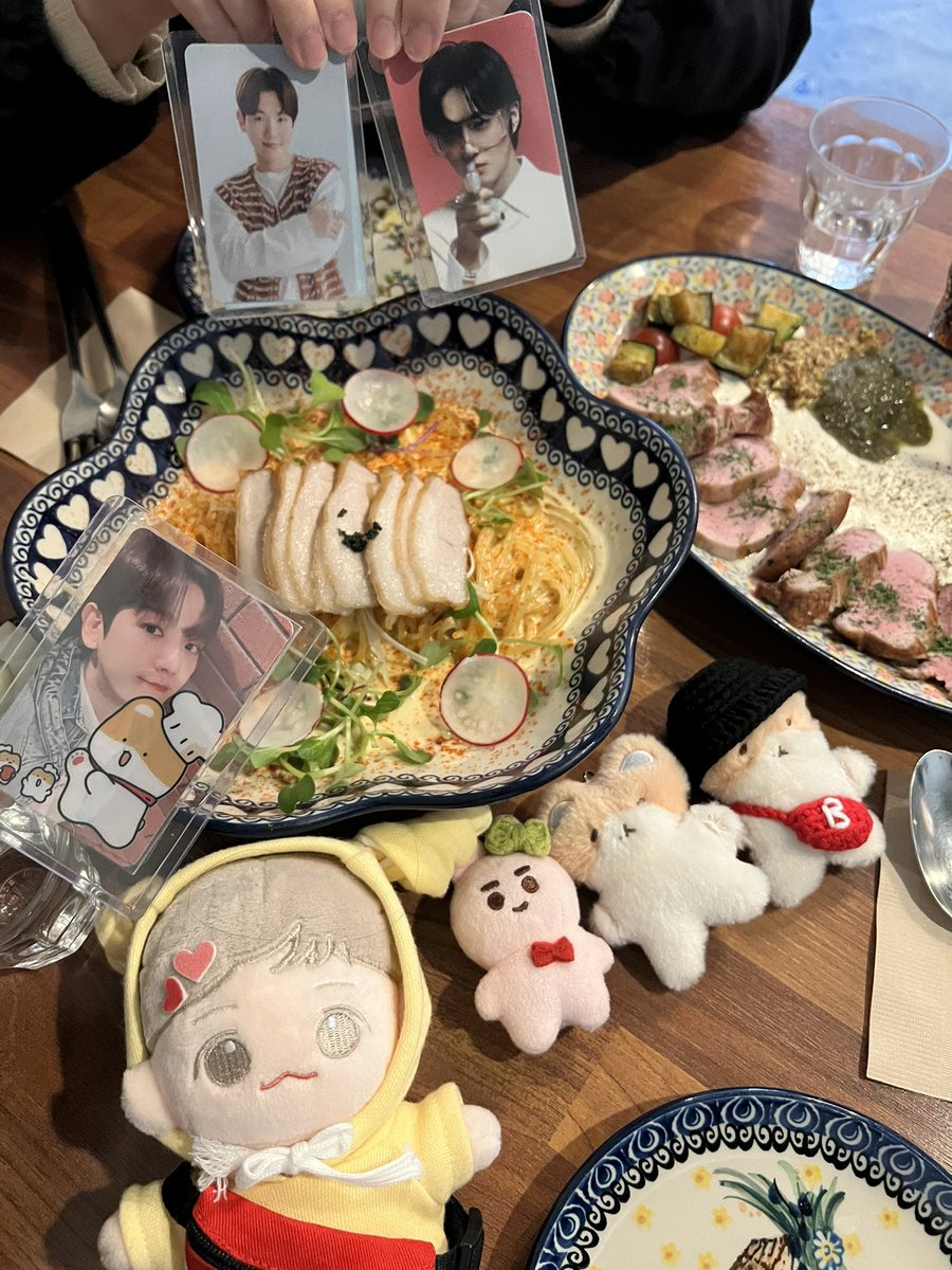 와제 tweet media