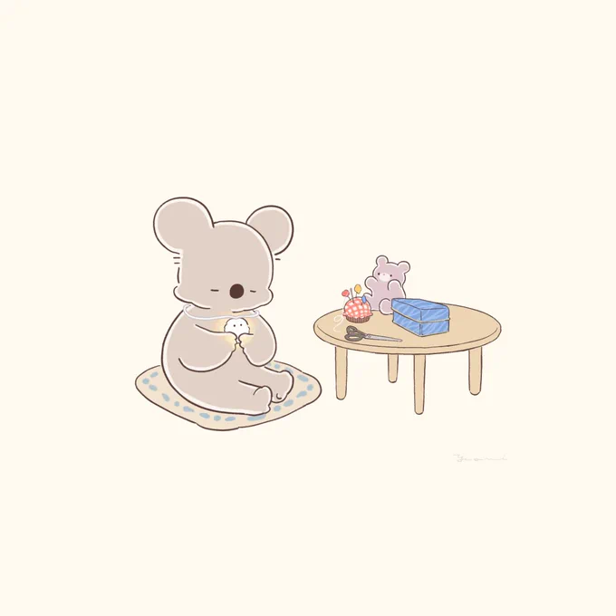 連休明けのお守りを作るコアラ