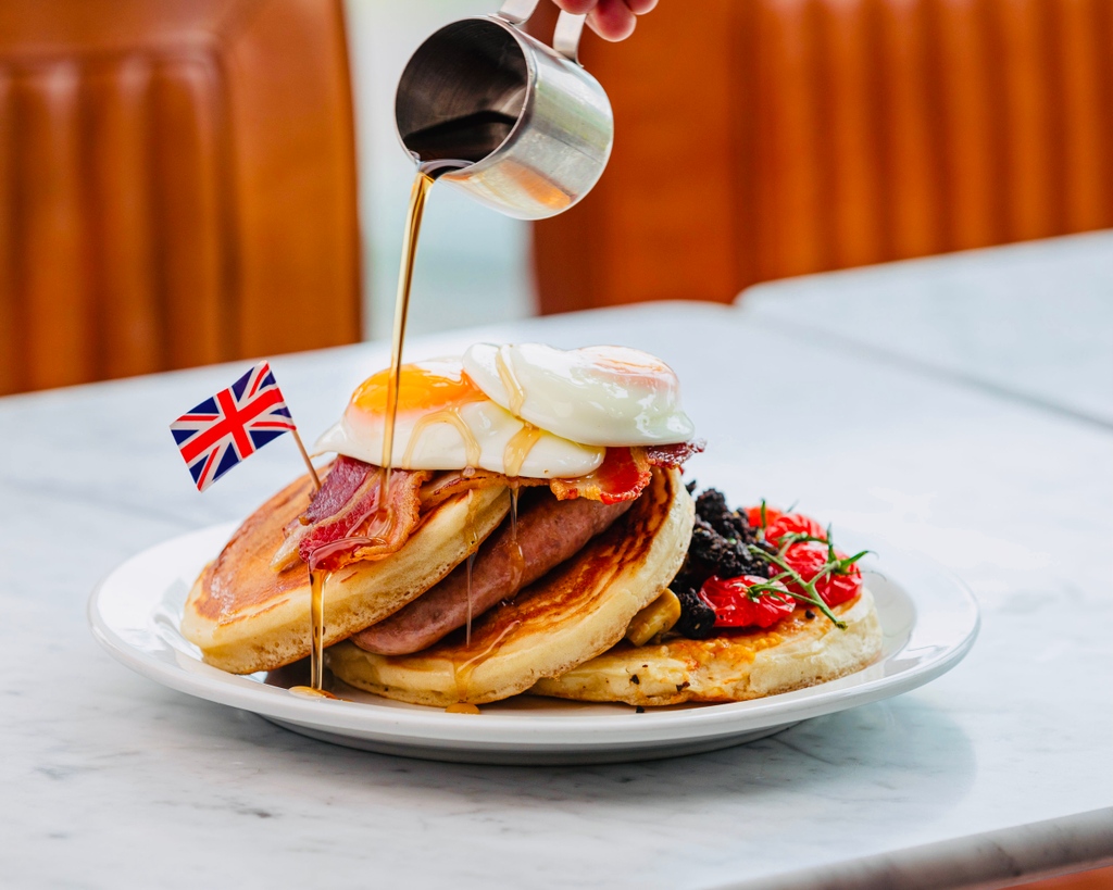 Had a Bank Hol lie-in? Not to worry. The sun is shining and we've got you covered for All Day Breakfast, or whatever you fancy until 5pm today. ☀️🍳 #bankholiday #moosecoffee