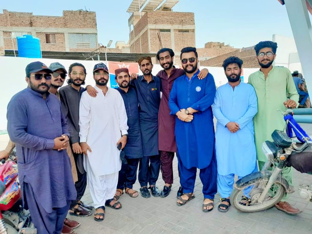 ab_qadirabro's tweet photo. سپاف ضلع اور تعلقہ حیدرآباد کے نوجوانوں کے ساتھ مختلف پولنگ وزٹ کیے ۔
سب جیالوں کوں مبارک ہو حیدرآباد میں بڑی اکثریت میں تیر چل گیا ❤️✌🏻
#BDElections #PSFCityHyderabad 
@BBhuttoZardari @BakhtawarBZ 
 @psfmansoor @LalaMuradKhan https://t.co/ixsZvgVH1R