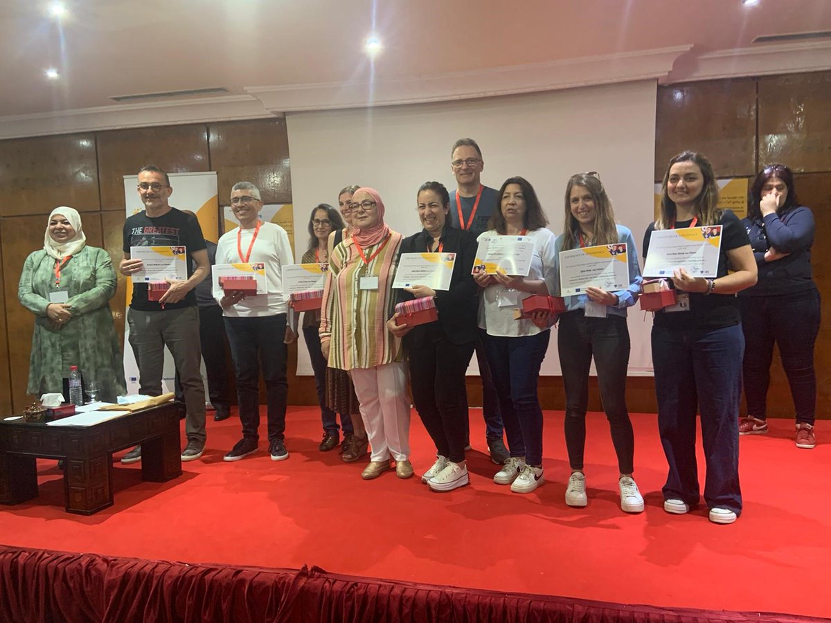 eTwinningFrance's tweet photo. 🌍Ce week-end, 1️⃣0️⃣enseignants français sont au séminaire #eTwinning "Inclusive, Democratic and smart eTwinning schools" à Hammamet, Tunisie.
👍 Ces échanges fructueux ont aboutis sur 12 nouveaux projets dont 8 avec des français fondateurs ! https://t.co/NrAqBPryve