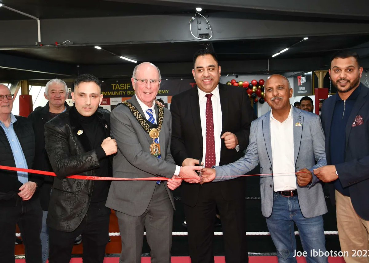 TasifKboxer's tweet photo. Alhamdulillah .... for a great evening Friday night, on the opening of TKCBA - "Tasif Khan Community Boxing Academy ".....
Thanks to all who made it a special night, Family, friends, partners, Sponsors, Guests, Old School Trainers & New.
#TKCBA #ATeam #IfYouKnowYouKnow https://t.co/c3aLRxjZyG