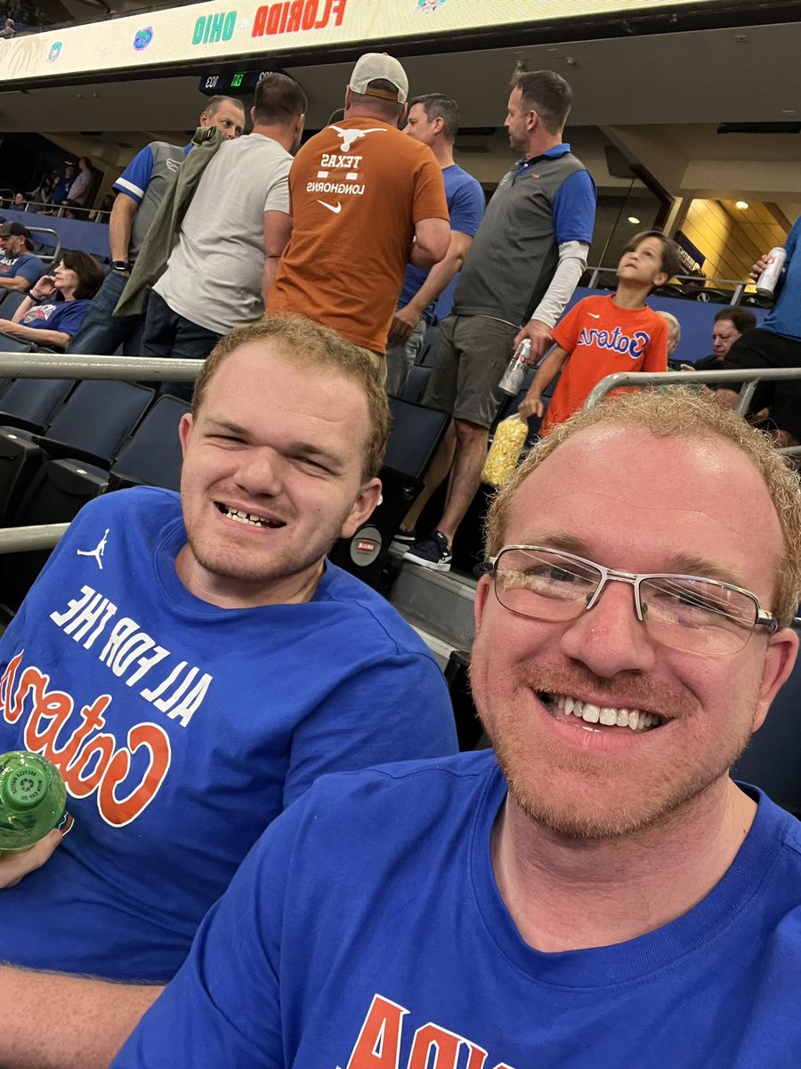 lc2797's tweet photo. Happy Birthday @Peyton101399 🎉 https://t.co/12YA32Tjuy