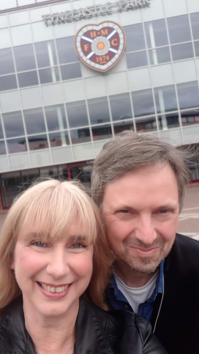 jonnyjambo16's tweet photo. @JamTarts @loveholidays @jamtarts @loveholidays Happy 35th Wedding Anniversary Jalbo from your loving wife Eileen. I look forward to my celebratory takeaway after the JTs win! #jamtarts https://t.co/yhRJo4t5BY