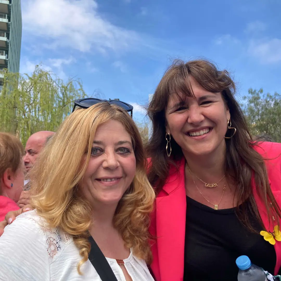 juntsxsab's tweet photo. Preparant-nos per afrontar la campanya amb l'acte municipalista de Junts a Barcelona.

Vàrem compartir paraules amb la Presidenta Laura Borràs, el Secretari Nacional Jordi Turull i els companys d'arreu del país!

Junts som l'alternativa!💙 https://t.co/ID2826r3BS