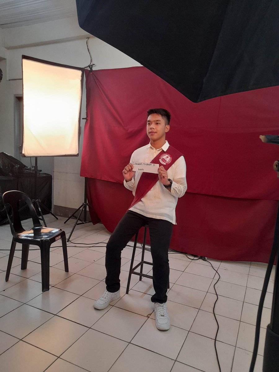 iteachsony's tweet photo. good bye swuuuu chrt. HAHA https://t.co/6lSEkm9V5N