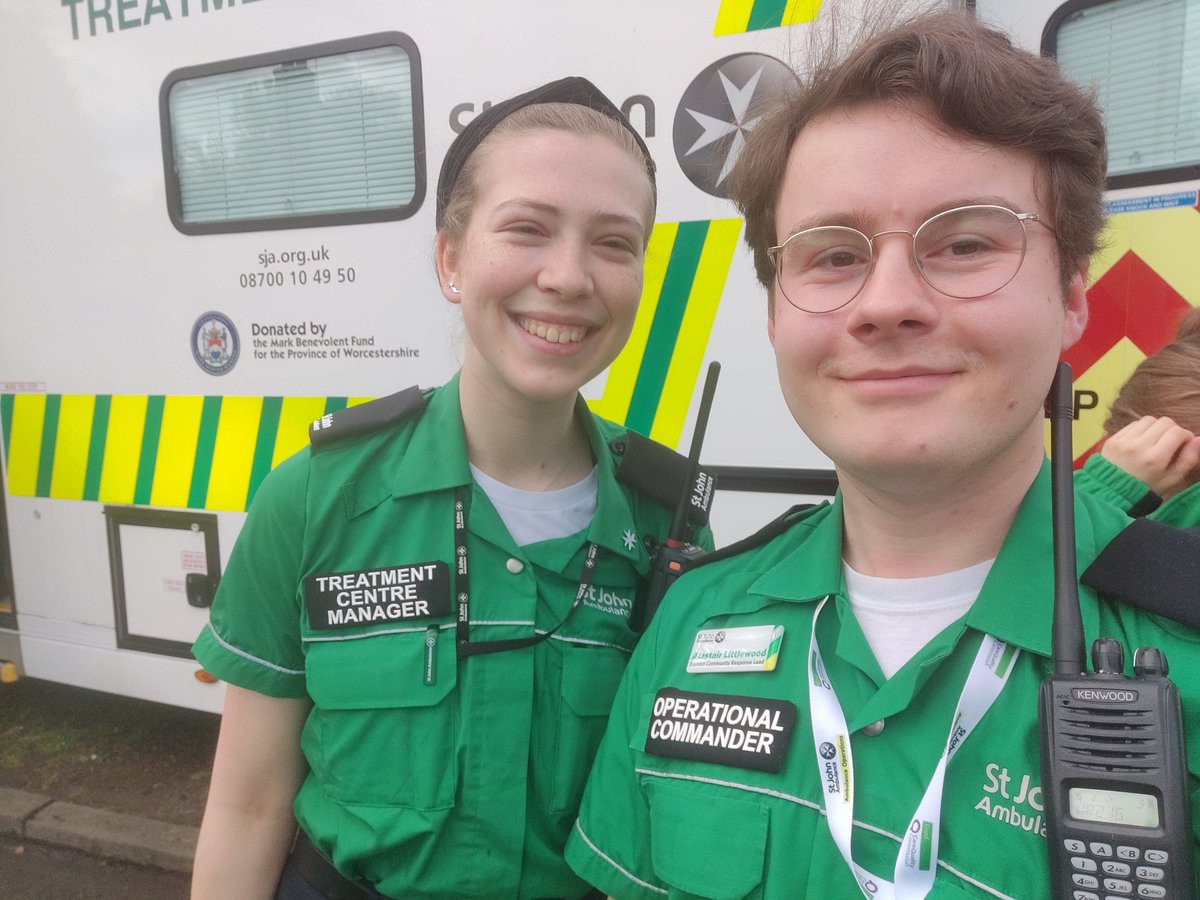 Myself and fellow graduate student Beth enjoying the sun at today's #GreatBirminghamRun! #StJohnPeople #mysjaday <a href="/stjohnambulance/">St John Ambulance England</a> <a href="/SJA_Students/">SJA Student Volunteering</a>