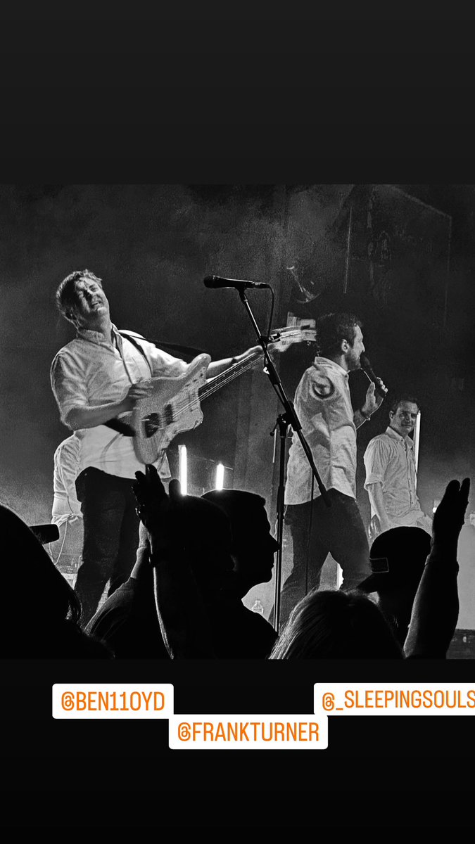 sara_ackerson's tweet image. From @frankturner &amp;amp; the @SleepingSouls set in Hampton, plus @ChuckRagan on the harmonica. #foursimplewords