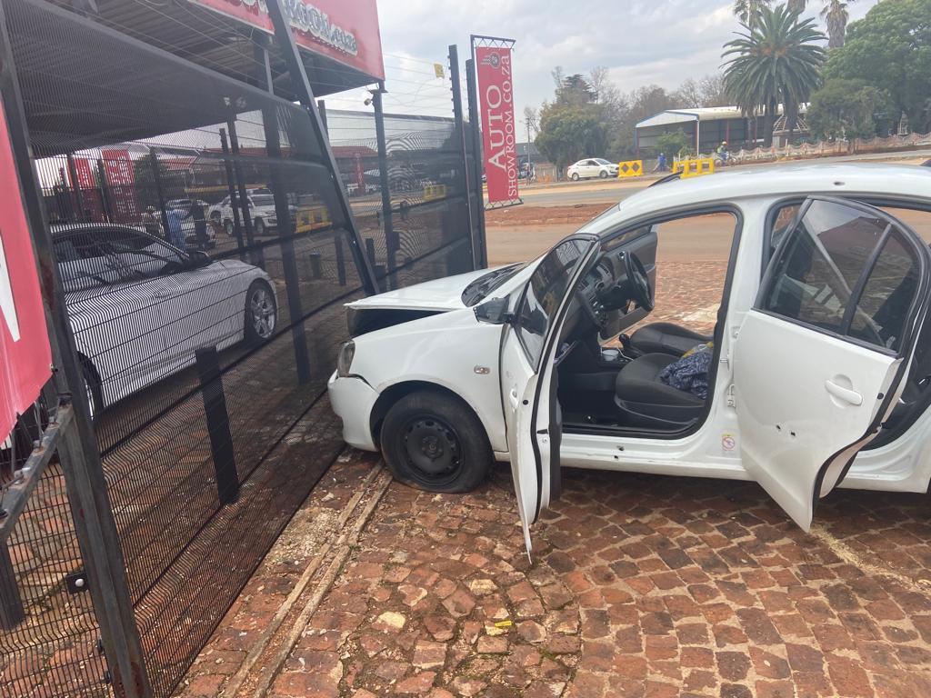 Abramjee's tweet photo. EMPD Specialised Task Team members spotted a white VW Polo, driving recklessly along Voortrekker road, in Kempton Park with rear number plates removed.

“Whilst chasing the vehicle, well into the CBD, the suspects pointed at the metro vehicle with firearms. The suspect’s vehicle lost control and came to a halt on corner Spitfire and Catalina road, Rhodesfield. It was halted by a pole next to a vehicle dealership.

“The EMPD officers retaliated, stopping the three (3) suspects in their tracks, fatally wounding one suspect, one in a serious condition and taken to hospital under police guard, while the other was arrested on the spot.

Two firearms were recovered. Further investigation will reveal whether the firearms have been used in the commission of other offences.

While on the scene, a complainant emerged alleging she was robbed off her cellphone by the same suspects earlier. 

“Two cellphones were recovered in the possession of the suspects, one identified as that belonging to the woman.

“A case of armed robbery, possession of unlicensed firearms, reckless and negligent driving will be registered at the Kempton Park SAPS.”