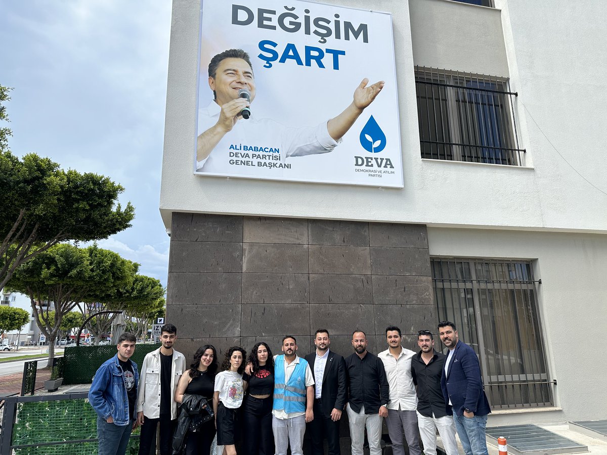 DEVA_muratpasa's tweet photo. Muratpaşa DEVA Gençlik Çalışmaları Başkanlığı olarak miting alanına doğru hareket ediyoruz.
@alibabacan @emrekarasin_ @ozlemarlier @Emrahdelen007
#muratpasadeva #muratpasadevagençlik #alibabacan #devaicinchp https://t.co/COGMM8wX69