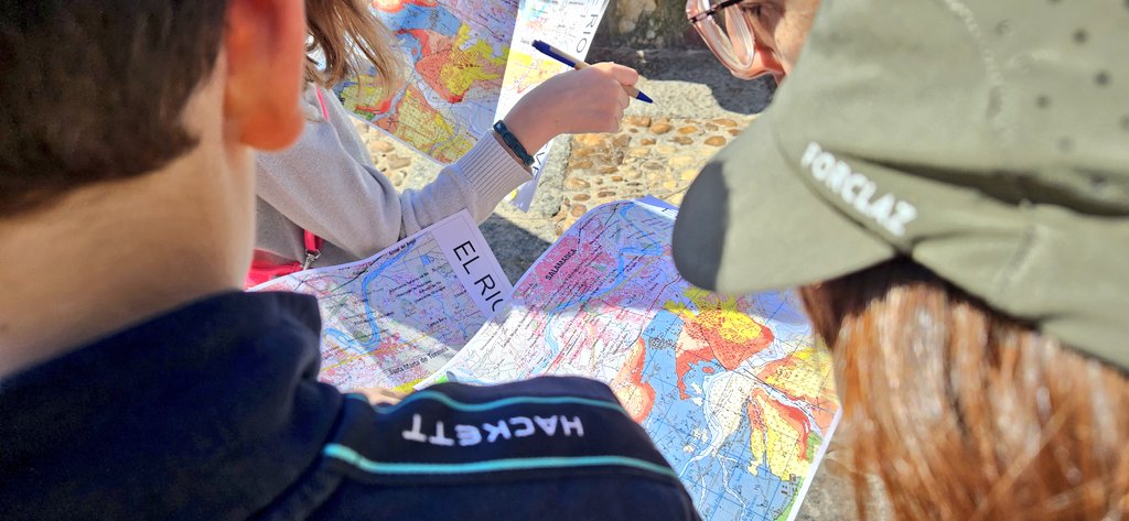 Museodelafalla's tweet photo. El #Museodelafalla vuelve a participar un año más en la celebración del @GeolodiaES. Un acontecimiento de escala nacional que divulga la #geología en todas sus dimensiones y a toda la sociedad. Enhorabuena al #Dpto. De #geología de la #Usal y a todos los participantes. https://t.co/GAHGyYr9Hs