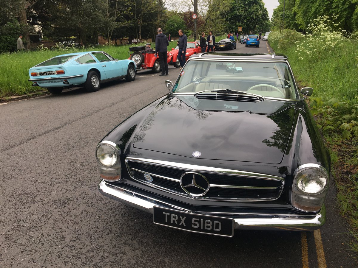OctaneJames's tweet photo. A second burst from this morning's Southside Hustle on Wimbledon Common.
#Wimbledoncommon #wackyracerscoffeeclub #londonclassics #classiccars #theyremeanttobedriven #southsidehustle https://t.co/MfuOY1Nmgj