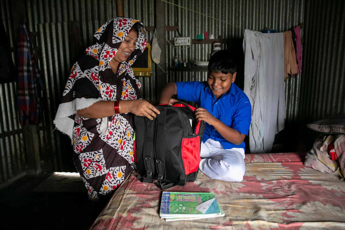 save_children's tweet photo. Mothers all over the world fight every day to give their children the best chance at life💪 

They go far &amp; beyond to make sure they are able to thrive, stay healthy &amp; be safe.

A mother's love is the purest and most unconditional form of love.

Happy #MothersDay to all mums!❤️ https://t.co/NVcJ4QQBGw