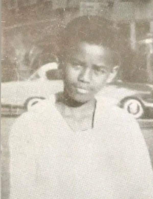Eritrea61_91's tweet photo. ❤🇪🇷እዚ ቆልዓ ንመን ኢዩ ዝጥምት ዘሎ?  መንከ እዩ? https://t.co/QNNF3v9C4U