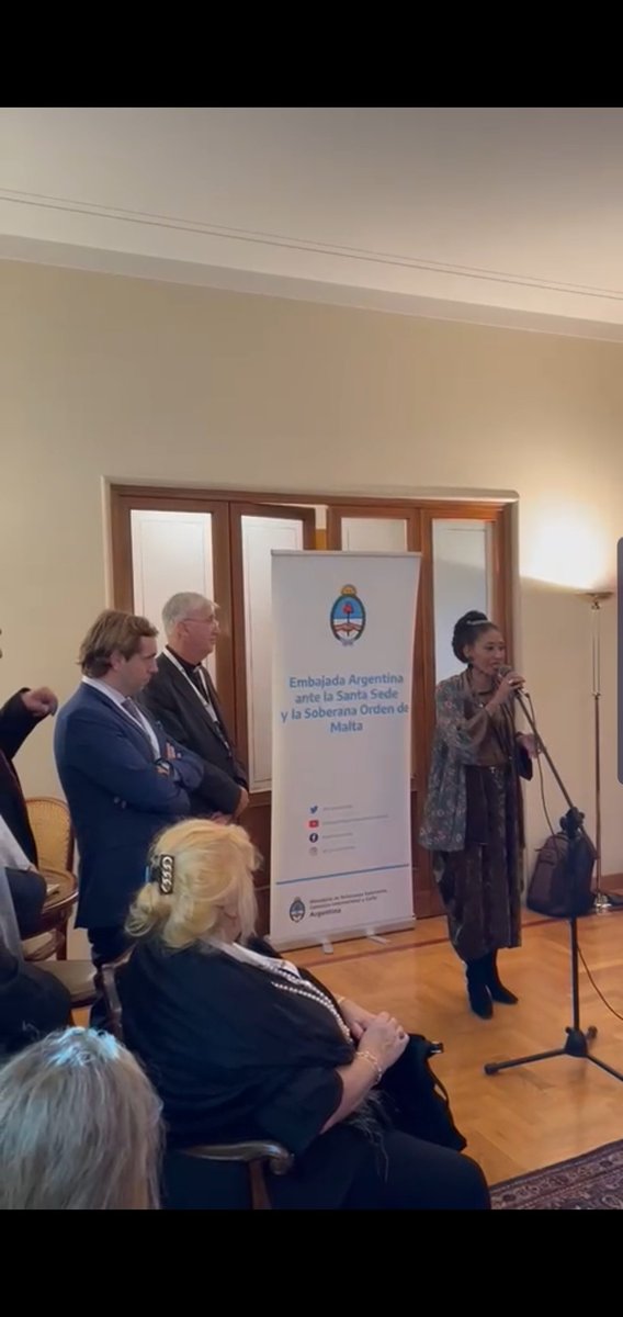 La Embajadora María Fernanda Silva, agradece a  <a href="/YoDialogo/">Diálogo Interreligioso</a> y a todos quienes asistieron al  Encuentro organizado por <a href="/ArgSantaSede/">ARG en Santa Sede</a>: "¿Dónde está tu hermano?". Especial reconocimiento al Dr. Andrés Prieto por la coordinación.