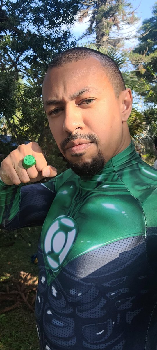 GatoQuantico's tweet photo. "No dia mais claro, na noite mais densa, o mal sucumbirá perante minha presença."
- LANTERNA VERDE
#ShinobiSpirit #Curitiba #Cosplay https://t.co/9tXSSgm19j