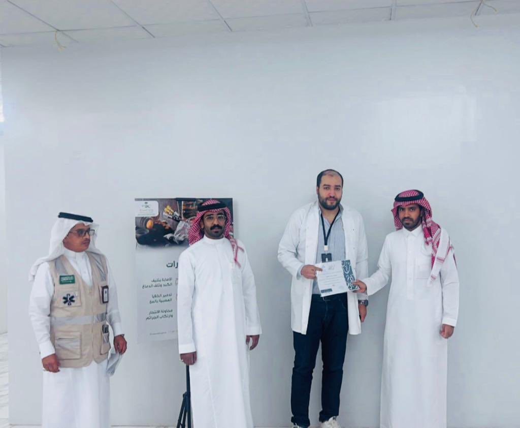 بالتعاون مع مجمع إرادة والصحة النفسية  بمنطقة نجران ثانوية مستقبل نجران التعليمية تستضيف فريق توعوي بهدف توعية الطلاب عن أضرار المخدرات بعنوان #الحرب_على_المخدرات 
وذلك تحت اشراف الموجه الطلابي بالمدرسة 
أ. الحسين عبدالله ال عتيق

#مدارس_مستقبل_نجران
#تعليم_نجران #وزارة_التعليم