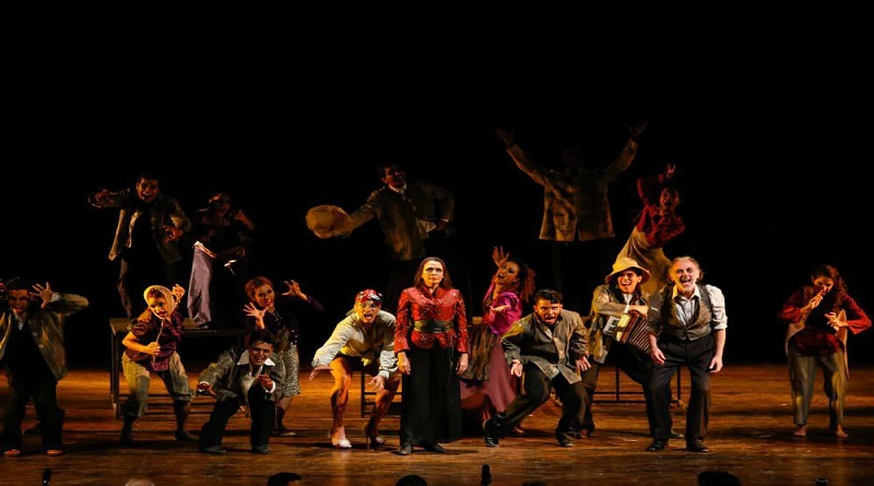 II edición del Festival Internacional de Teatro Progresista contará con 116 agrupaciones

#VamosALaDefensaDeCitgo

vtv.gob.ve/festival-teatr…