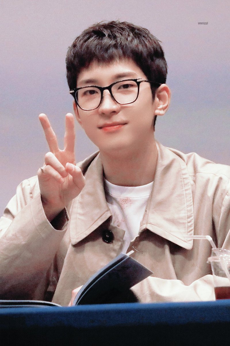 230507 예스24 팬싸

원우네컷✌🏻🫰🏻✋🏻✌🏻

#원우 #세븐틴  #WONWOO #SEVENTEEN