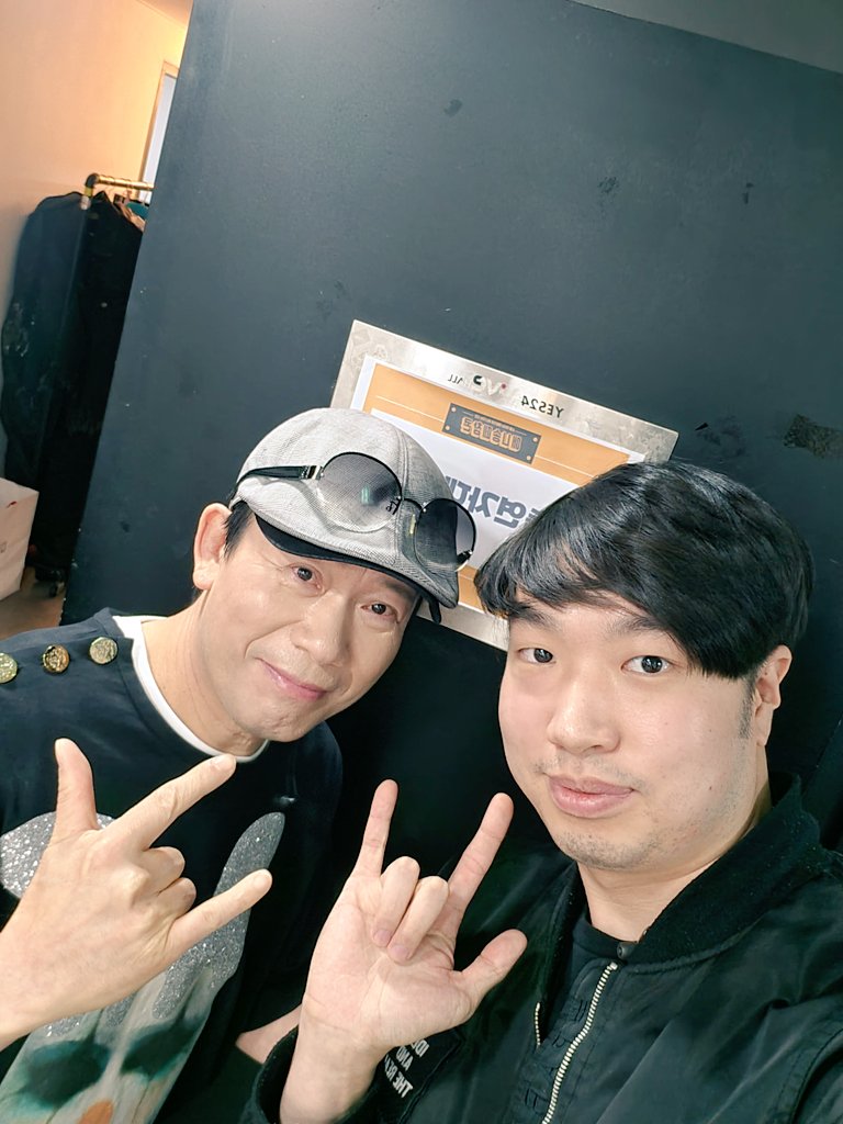 애니송페스티벌 베이스세션 했습니다
 너무너무 뜻깊은 자리였고 좋은경험이었고 재미있었습니다!! 같은 세션분들 성우분들 너무너무 고생하셨고 무대뒤에서 도와주신 스태프 분들도 고생하셨습니다!!