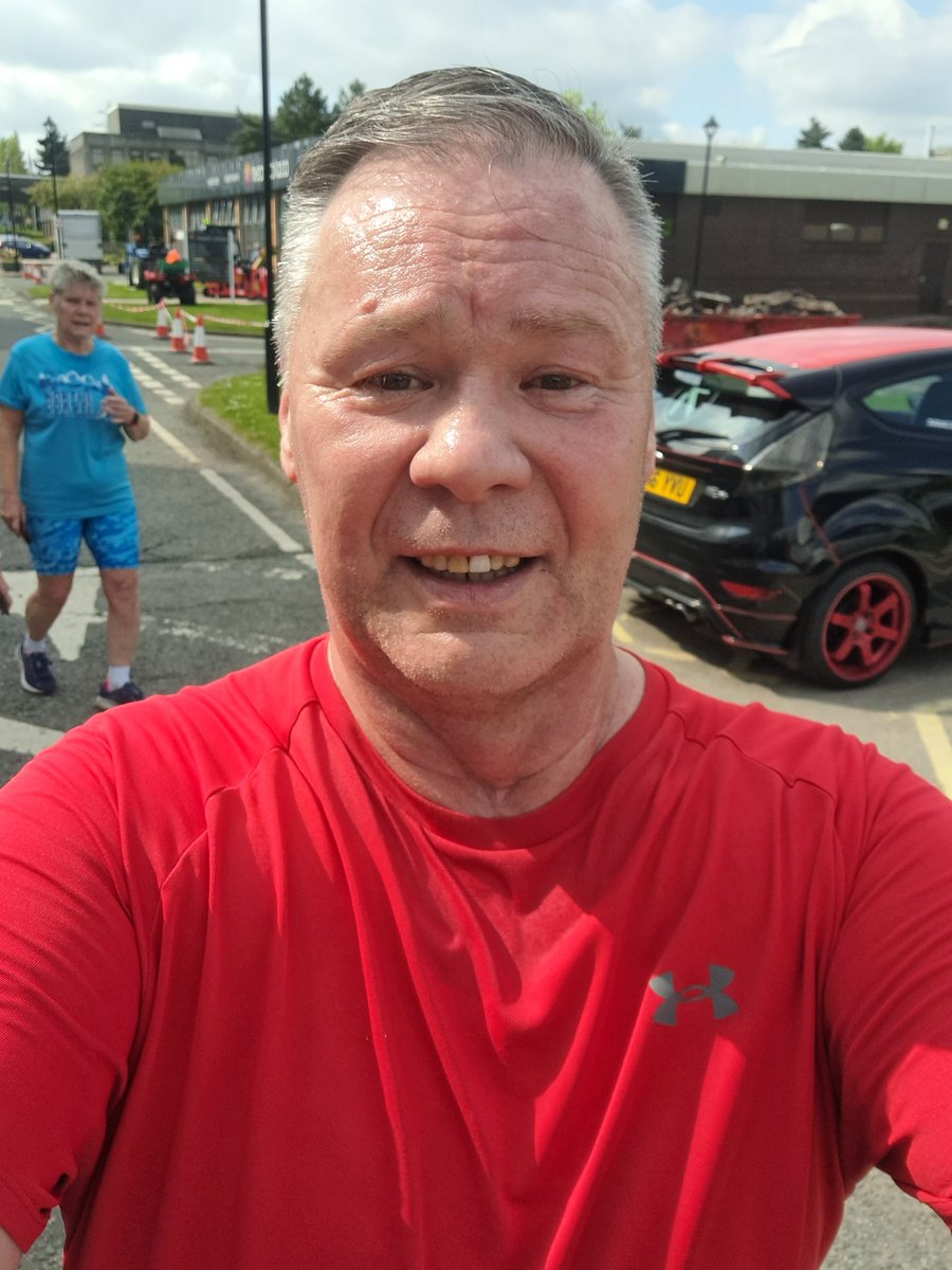 isright's tweet photo. #SundayRecoveryRun: well done to Hilary, Lisa E, Linda, Karen & Kirsty for running on a 17c tropical sunny morning. Pity we forgot to do the recovery pace - lol. Nice treat at Esposito's afterwards. #VirtualCoach #teacher5aday #WeGoAgain https://t.co/a8v63Grcmv